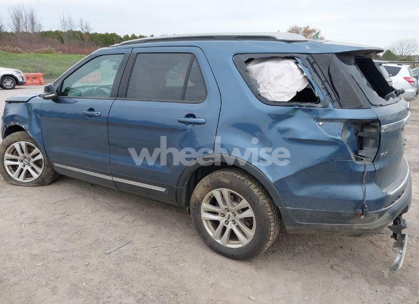 Photo 3 of 2018 Ford Explorer XLT (VIN 1FM5K8D88JGB83389)