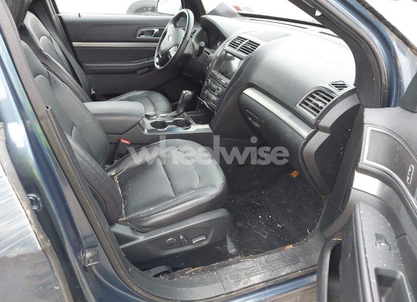 Photo 5 of 2018 Ford Explorer XLT (VIN 1FM5K8D88JGB83389)