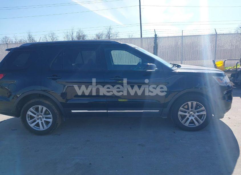 Photo 13 of 2018 Ford Explorer XLT (VIN 1FM5K8D88JGB94229)