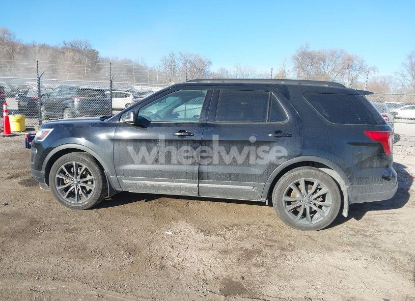 Photo 15 of 2018 Ford Explorer XLT (VIN 1FM5K8D88JGC03818)