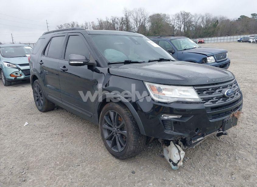 2018 Ford Explorer XLT (VIN 1FM5K8D88JGC25205) main photo
