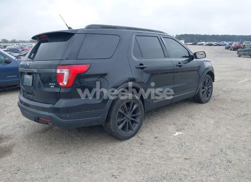 Photo 4 of 2018 Ford Explorer XLT (VIN 1FM5K8D88JGC25205)