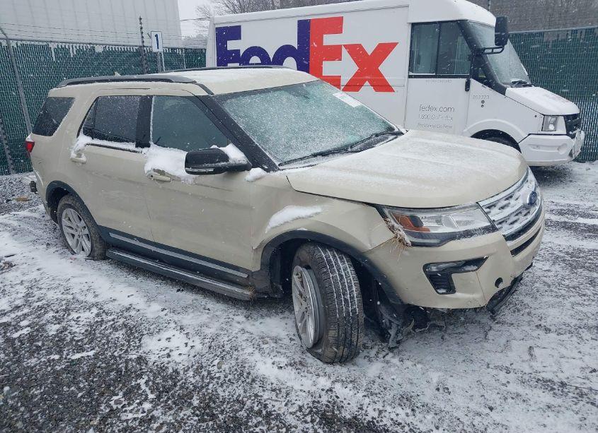 2018 Ford Explorer XLT (VIN 1FM5K8D88JGC48015) main photo