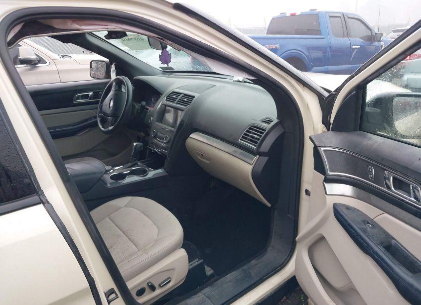 Photo 5 of 2018 Ford Explorer XLT (VIN 1FM5K8D88JGC48015)