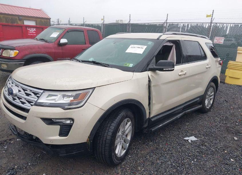 Photo 6 of 2018 Ford Explorer XLT (VIN 1FM5K8D88JGC48015)