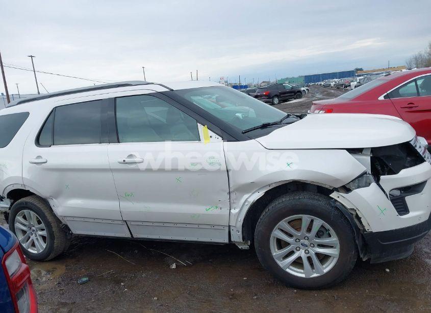 Photo 13 of 2019 Ford Explorer XLT (VIN 1FM5K8D88KGA04768)