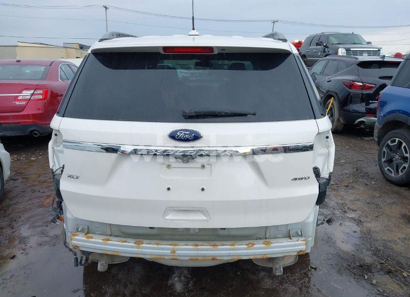 Photo 16 of 2019 Ford Explorer XLT (VIN 1FM5K8D88KGA04768)