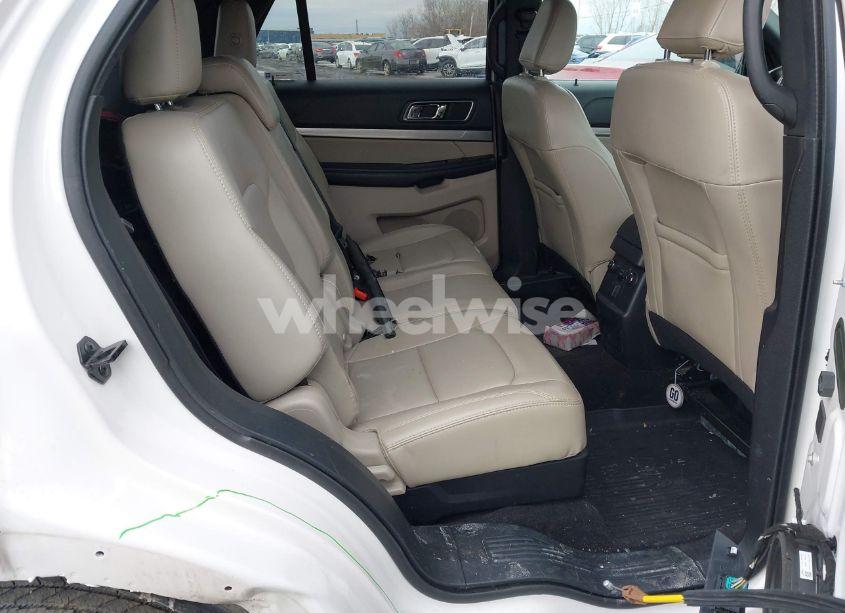 Photo 8 of 2019 Ford Explorer XLT (VIN 1FM5K8D88KGA04768)