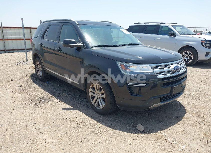 2019 Ford Explorer XLT (VIN 1FM5K8D88KGA27693) main photo