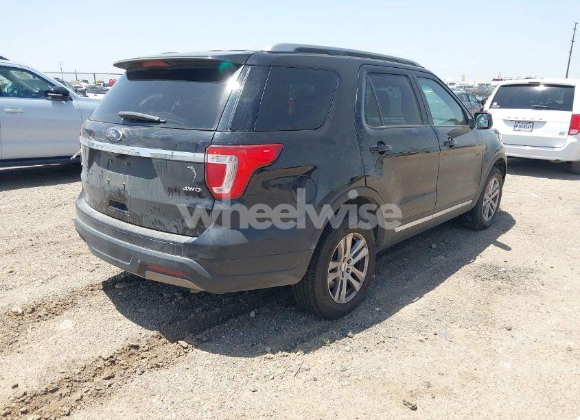 Photo 4 of 2019 Ford Explorer XLT (VIN 1FM5K8D88KGA27693)