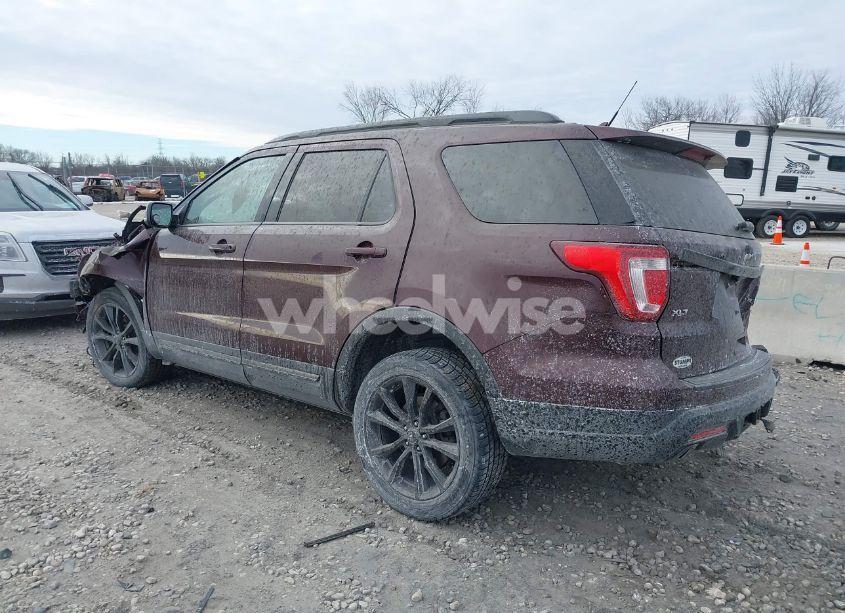 Photo 3 of 2019 Ford Explorer XLT (VIN 1FM5K8D88KGA38208)