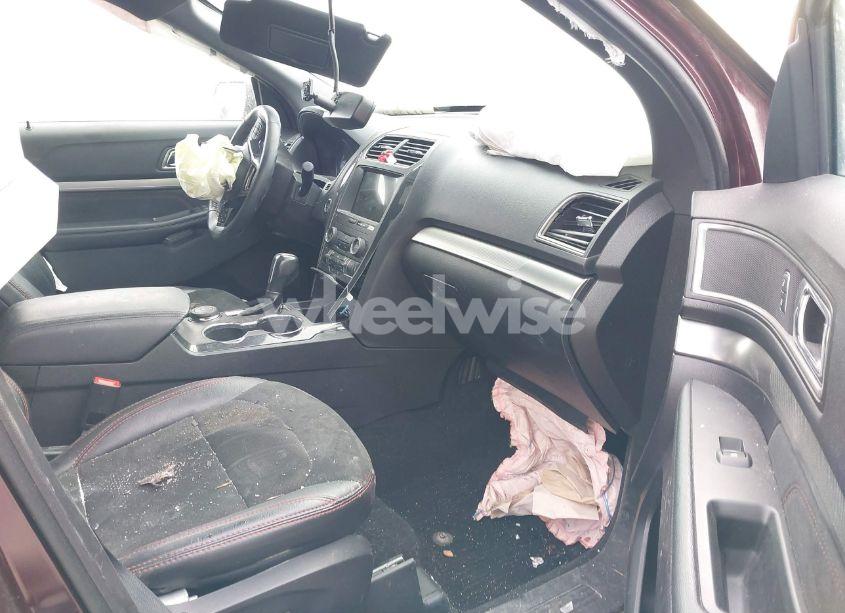 Photo 5 of 2019 Ford Explorer XLT (VIN 1FM5K8D88KGA38208)