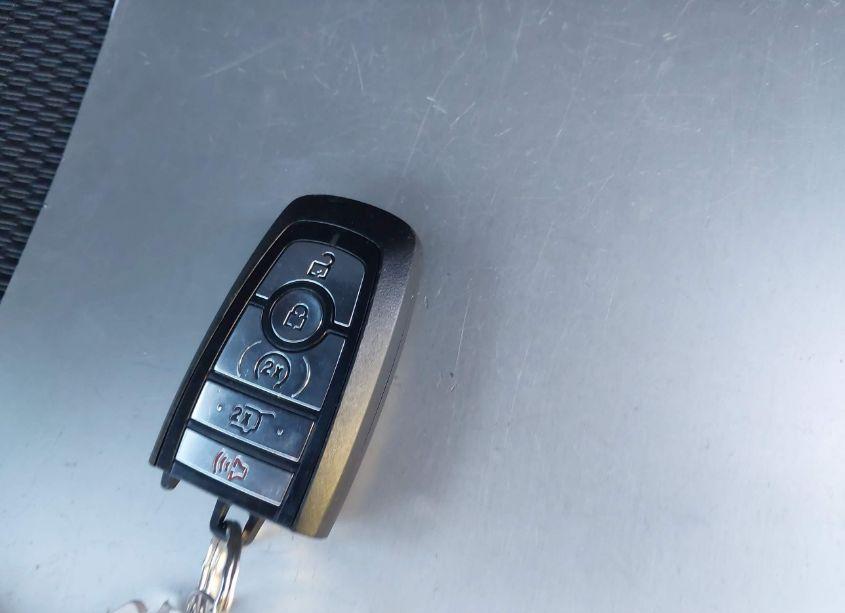 Photo 11 of 2019 Ford Explorer XLT (VIN 1FM5K8D88KGA61651)