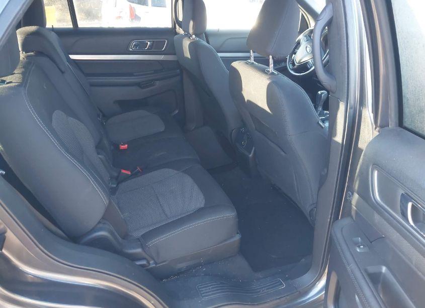 Photo 8 of 2019 Ford Explorer XLT (VIN 1FM5K8D88KGA61651)