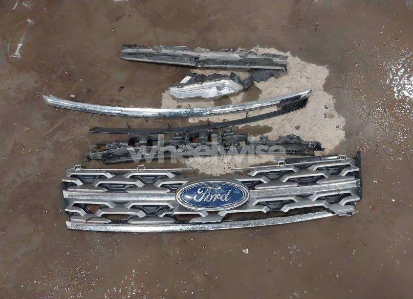 Photo 12 of 2019 Ford Explorer XLT (VIN 1FM5K8D88KGA82158)