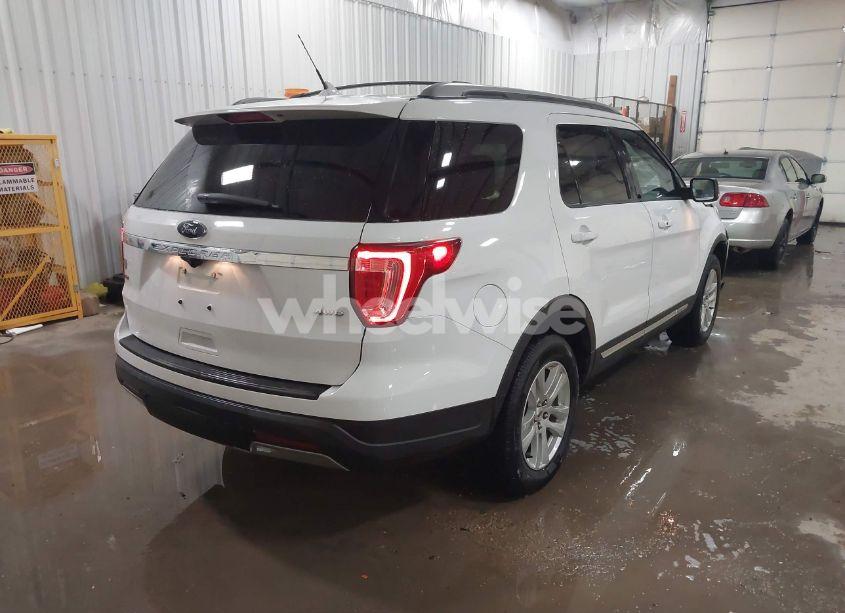 Photo 4 of 2019 Ford Explorer XLT (VIN 1FM5K8D88KGA82158)