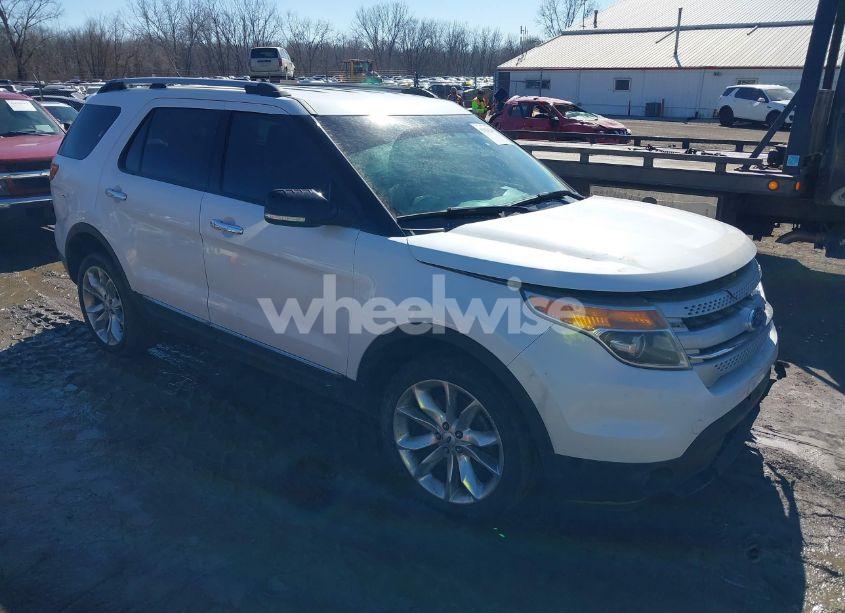 2014 Ford Explorer XLT (VIN 1FM5K8D89EGA68175) main photo
