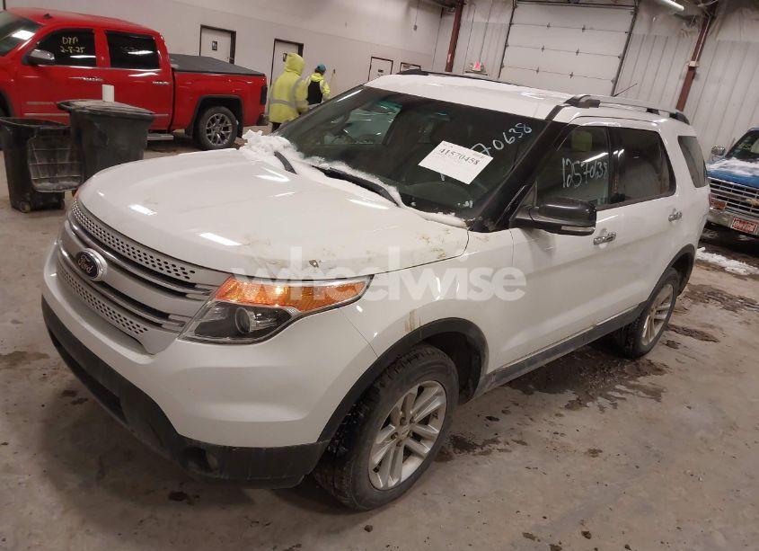 Photo 2 of 2014 Ford Explorer XLT (VIN 1FM5K8D89EGB78160)