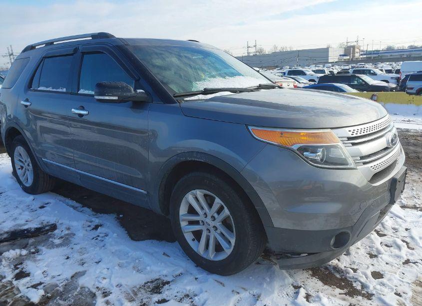 2014 Ford Explorer XLT (VIN 1FM5K8D89EGC18754) main photo