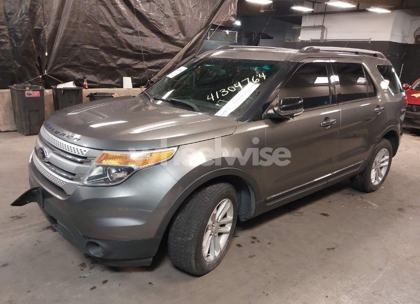 Photo 2 of 2014 Ford Explorer XLT (VIN 1FM5K8D89EGC43993)