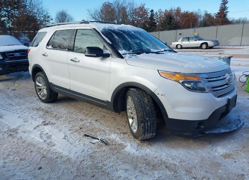 2015 Ford Explorer XLT (VIN 1FM5K8D89FGA54522) main photo