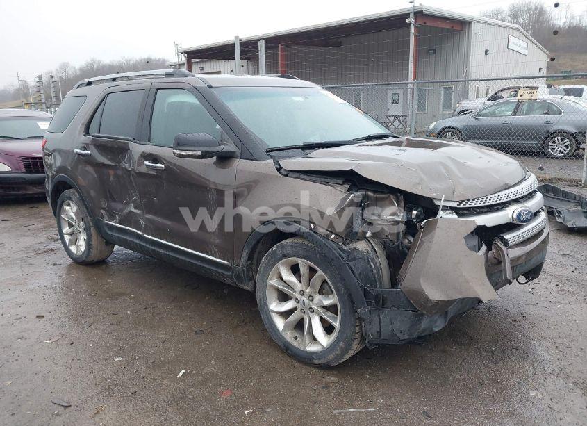 2015 Ford Explorer XLT (VIN 1FM5K8D89FGA62944) main photo