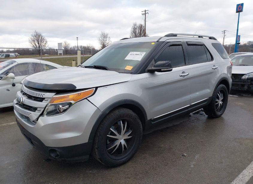 Photo 2 of 2015 Ford Explorer XLT (VIN 1FM5K8D89FGB01838)