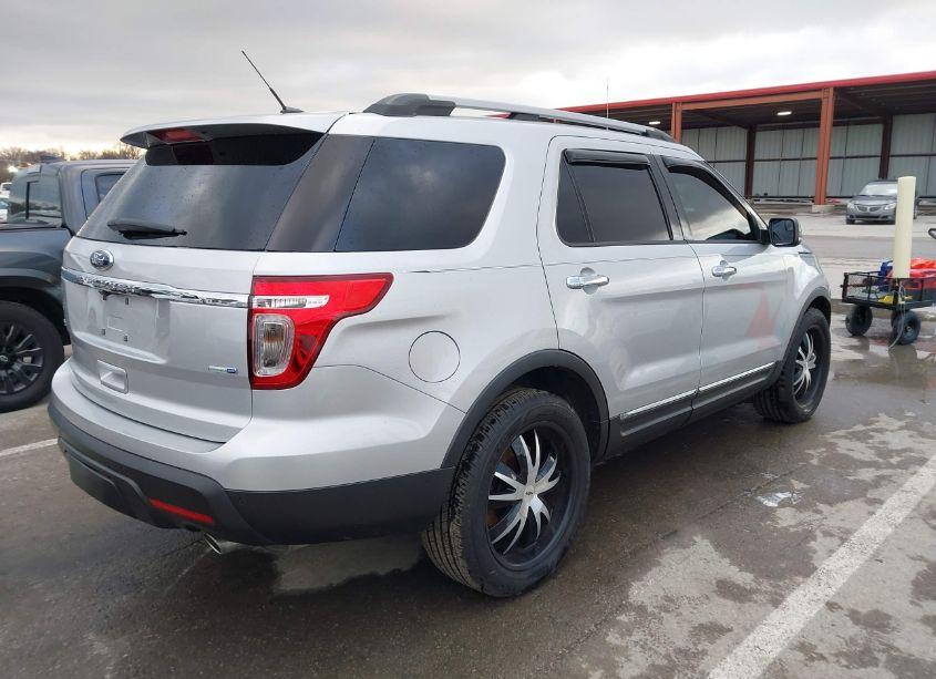 Photo 4 of 2015 Ford Explorer XLT (VIN 1FM5K8D89FGB01838)