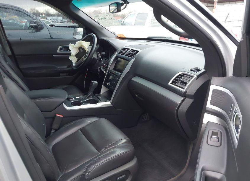 Photo 5 of 2015 Ford Explorer XLT (VIN 1FM5K8D89FGB01838)