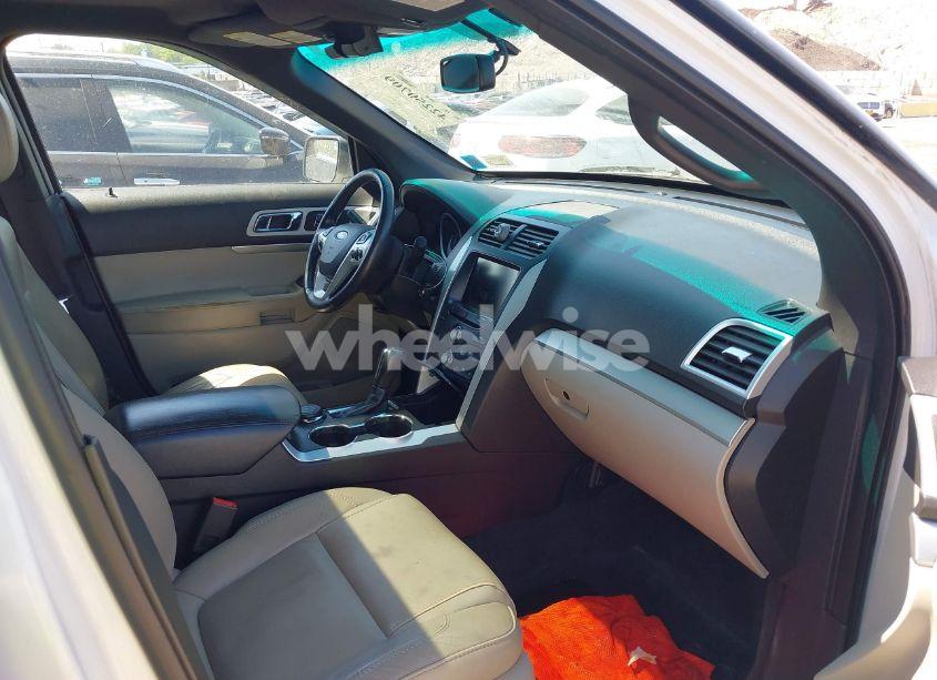 Photo 5 of 2015 Ford Explorer XLT (VIN 1FM5K8D89FGB16632)