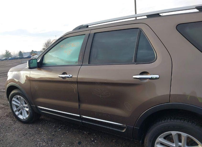 Photo 14 of 2015 Ford Explorer XLT (VIN 1FM5K8D89FGB38470)