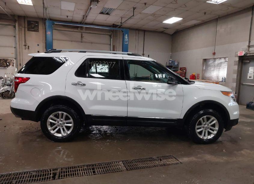 Photo 13 of 2015 Ford Explorer XLT (VIN 1FM5K8D89FGB70481)