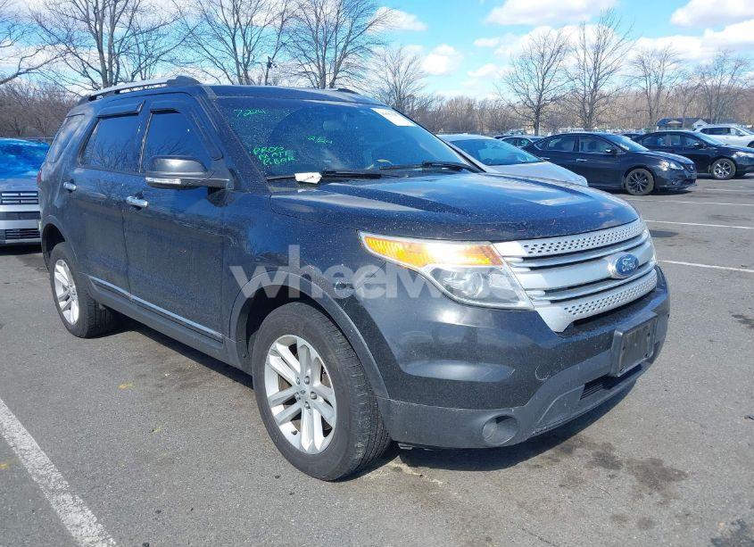 2015 Ford Explorer XLT (VIN 1FM5K8D89FGC01339) main photo