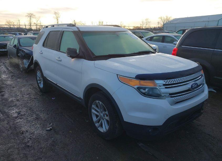 2015 Ford Explorer XLT (VIN 1FM5K8D89FGC07478) main photo