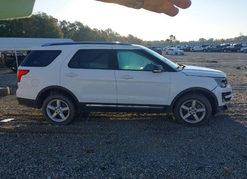 Photo 13 of 2016 Ford Explorer XLT (VIN 1FM5K8D89GGA10070)