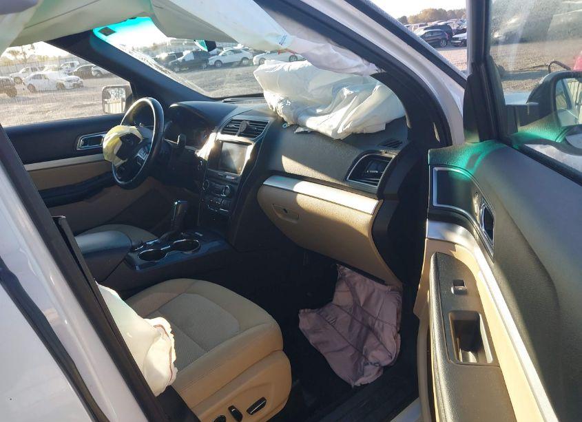 Photo 5 of 2016 Ford Explorer XLT (VIN 1FM5K8D89GGA10070)