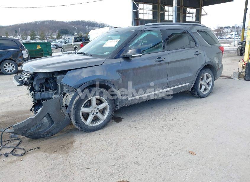 Photo 2 of 2016 Ford Explorer XLT (VIN 1FM5K8D89GGA47720)