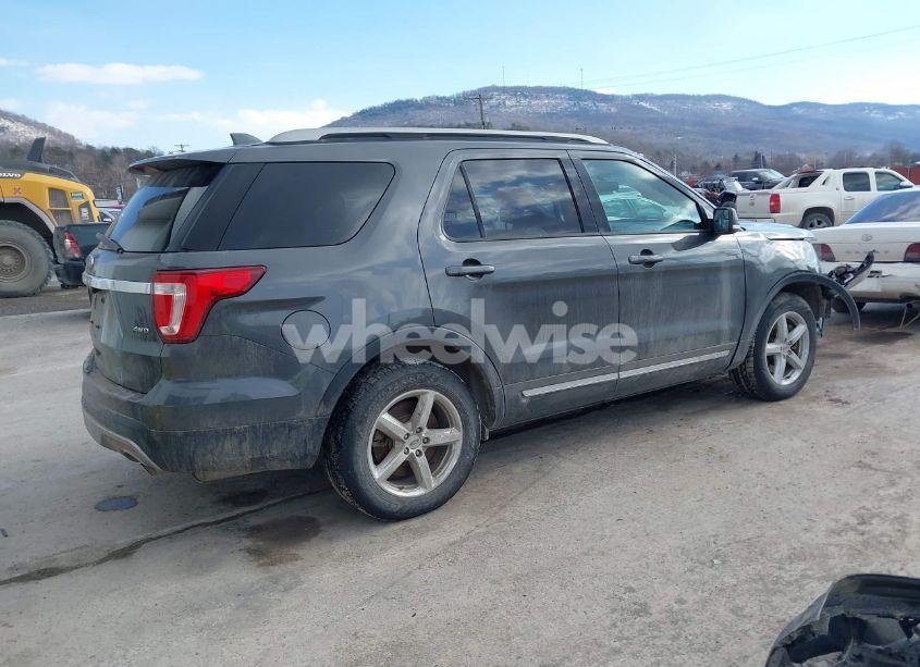 Photo 4 of 2016 Ford Explorer XLT (VIN 1FM5K8D89GGA47720)