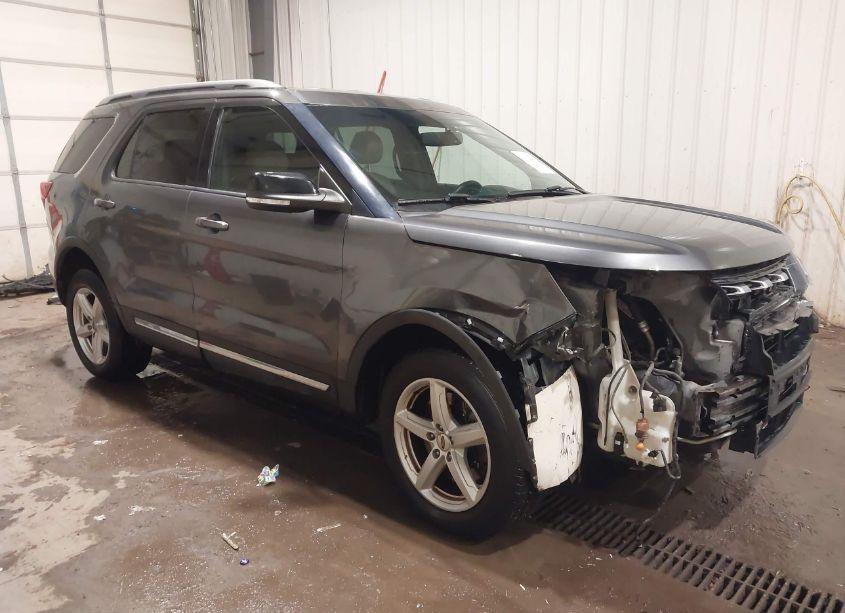 2016 Ford Explorer XLT (VIN 1FM5K8D89GGB35439) main photo