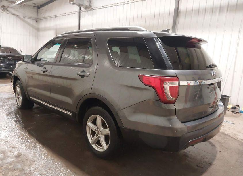 Photo 3 of 2016 Ford Explorer XLT (VIN 1FM5K8D89GGB35439)