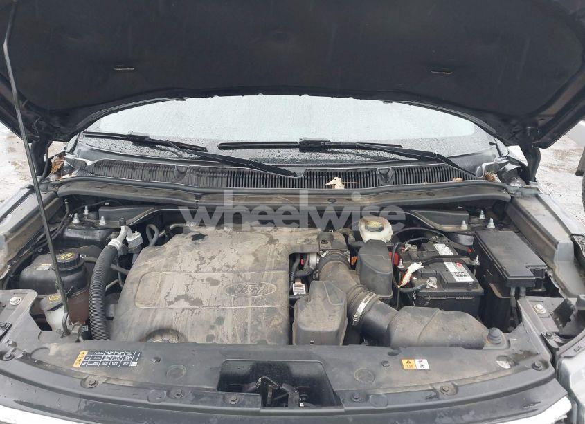 Photo 10 of 2016 Ford Explorer XLT (VIN 1FM5K8D89GGB92725)