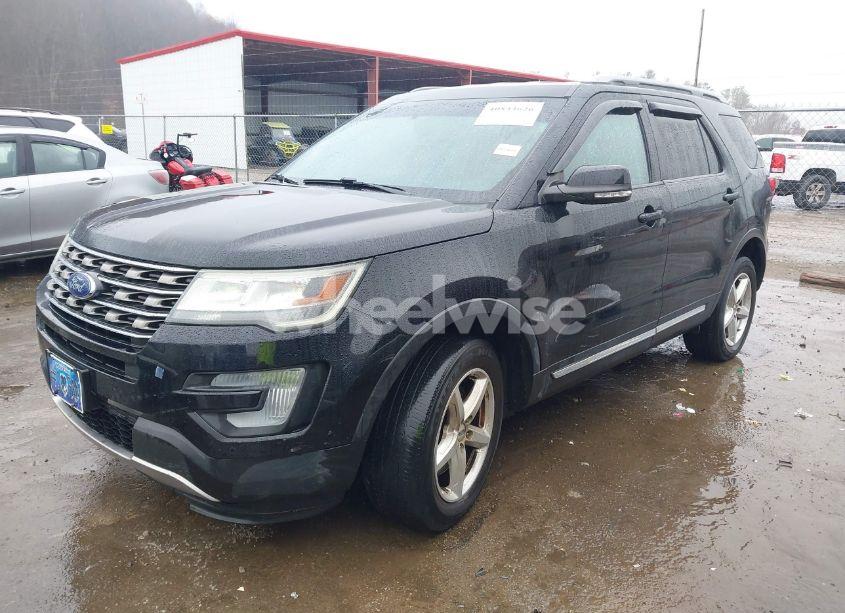 Photo 2 of 2016 Ford Explorer XLT (VIN 1FM5K8D89GGB92725)