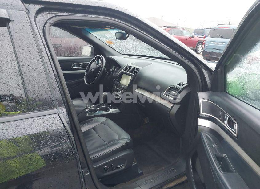 Photo 5 of 2016 Ford Explorer XLT (VIN 1FM5K8D89GGB92725)