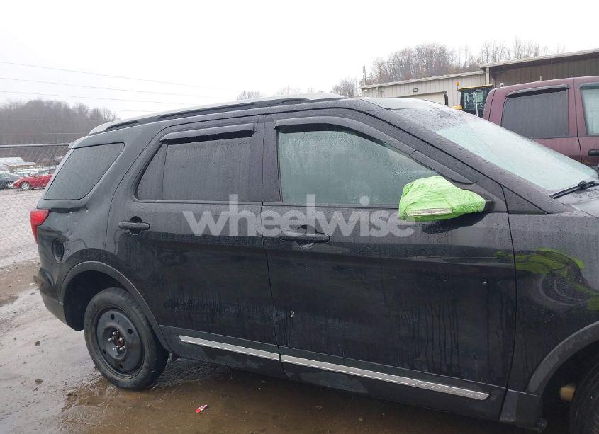 Photo 6 of 2016 Ford Explorer XLT (VIN 1FM5K8D89GGB92725)