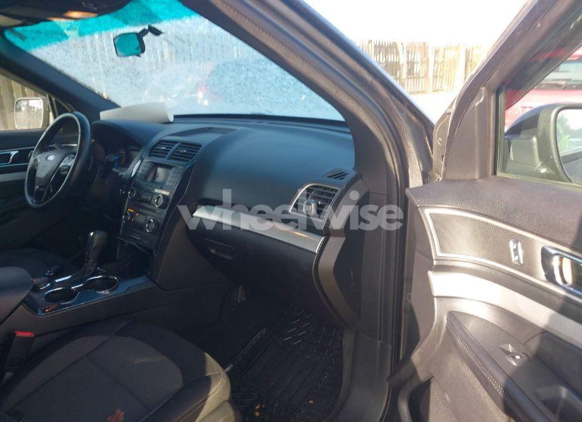 Photo 5 of 2016 Ford Explorer XLT (VIN 1FM5K8D89GGC99550)