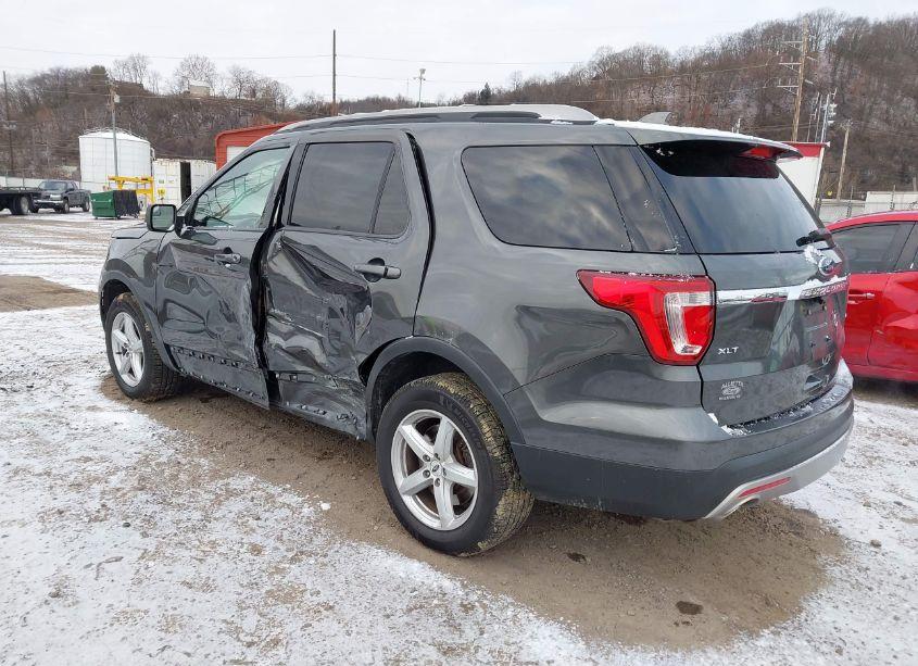 Photo 3 of 2016 Ford Explorer XLT (VIN 1FM5K8D89GGD00292)