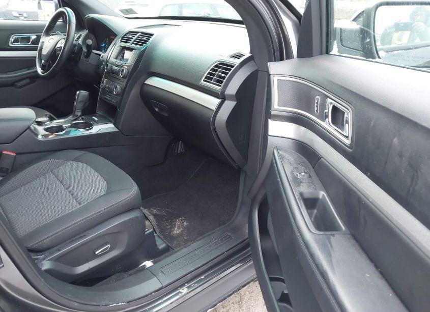 Photo 5 of 2016 Ford Explorer XLT (VIN 1FM5K8D89GGD00292)