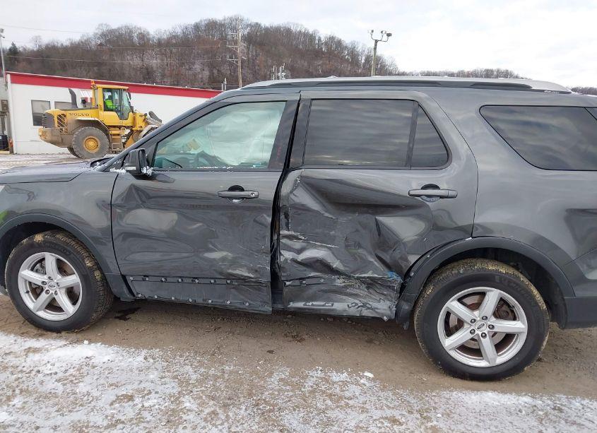 Photo 6 of 2016 Ford Explorer XLT (VIN 1FM5K8D89GGD00292)