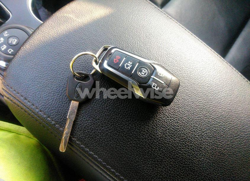 Photo 11 of 2016 Ford Explorer XLT (VIN 1FM5K8D89GGD25161)