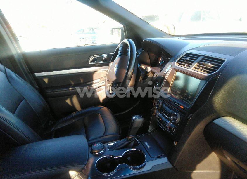 Photo 5 of 2016 Ford Explorer XLT (VIN 1FM5K8D89GGD25161)